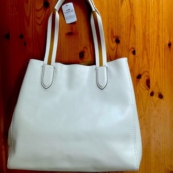 COACH Derby Tote - AUTHENTIC - Picture 4 of 6